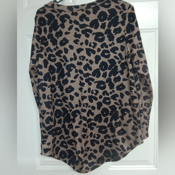 🦄BomBom Stylish Leopard Print V-Neck Long Sleeve Top Size Large - Picture 6 of 6